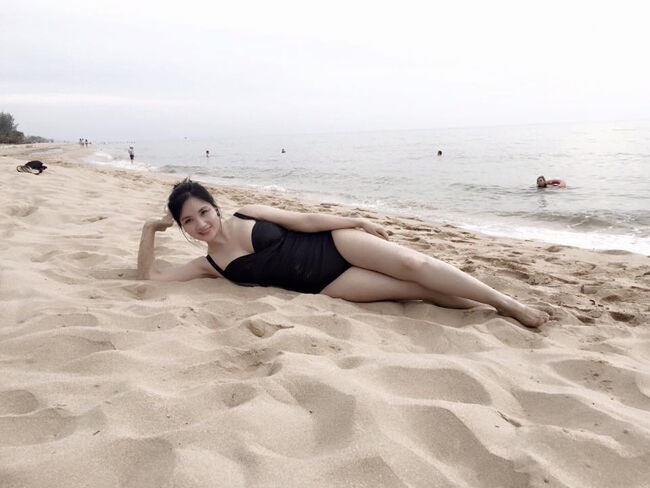 Mẹ ruột hoa hậu Thu Ngân còn đẹp hơn con gái ảnh 2