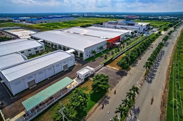 Giá bất động sản công nghiệp tại các khu vực cách trung tâm Hà Nội và TP.HCM khoảng một tiếng đồng hồ vẫn tăng cao. (Ảnh: Int)