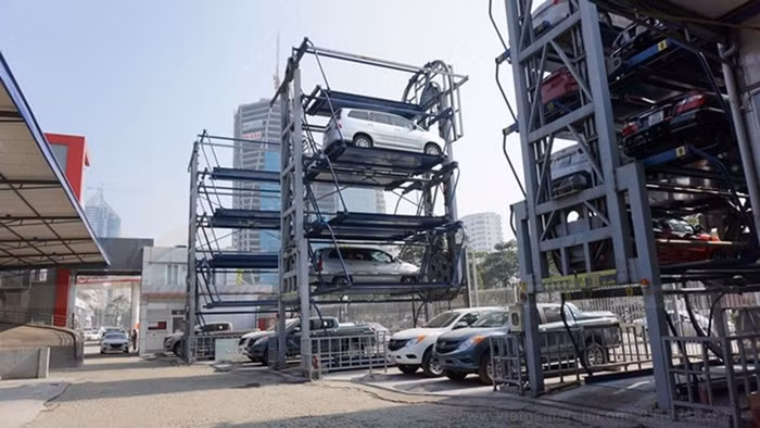 Không xây được bãi đỗ xe ngầm, TP.HCM muốn làm nhà đỗ xe cao tầng