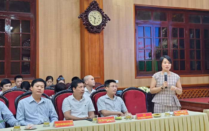 Bà Nguyễn Thy Dung - Giám đốc Thương hiệu Tạp chí Thương Gia phát biểu