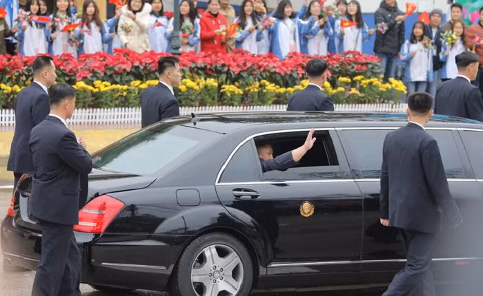 Chủ tịch Kim Jong Un nhận sự tiếp đón nồng nhiệt của nước chủ nhà ảnh 5