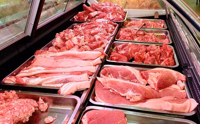 Giá lợn hơi ngày 15/7: Thị trường phía Nam chênh lệch 5.000 đồng/kg