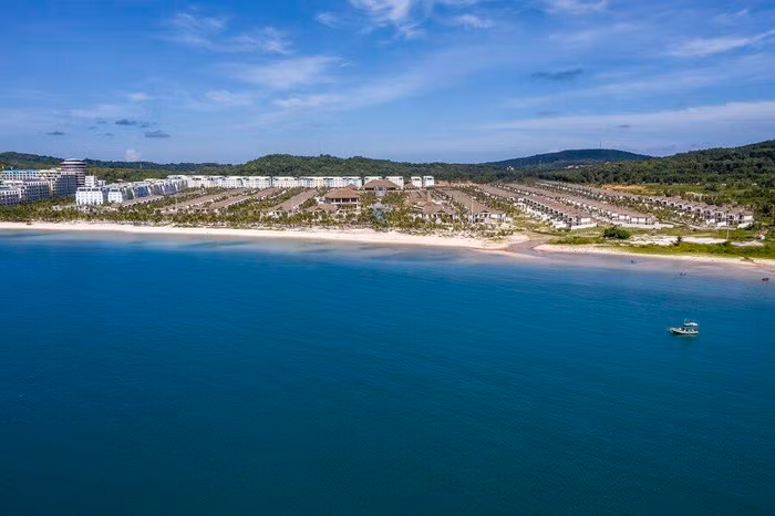 Bãi Kem vừa có thêm một thương hiệu quản lý khách sạn uy tín, vận hành khu nghỉ dưỡng 5 sao New World Phu Quoc Resort.