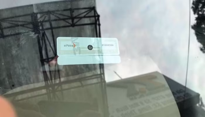 Nhiều xe dán thẻ ETC của ePass nhưng không thể qua trạm BOT dù tài khoản còn dư tiền