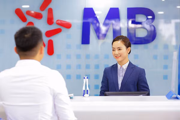 Cổ đông MBB muốn bán 1/3 lượng cổ phiếu với giá khởi điểm 32.600 đồng/cp