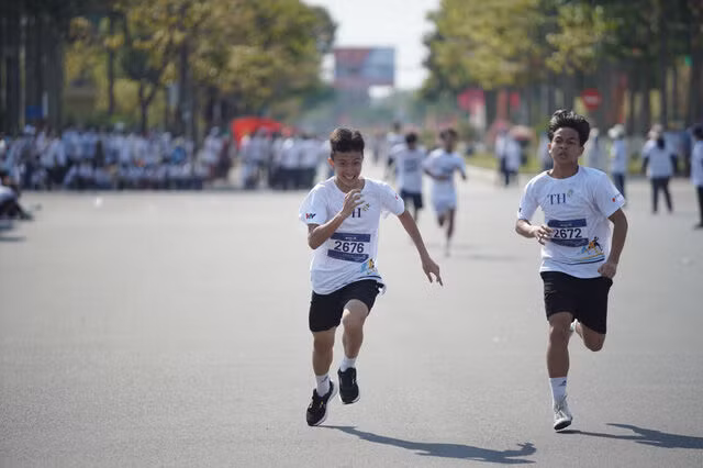 Giải chạy nhằm khuyến khích tinh thần tập luyện thể dục thể thao trong học sinh, sinh viên