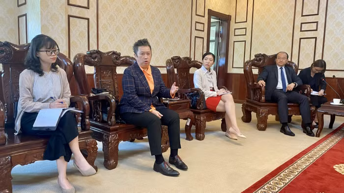 Bà Amy Wee - Giám đốc quốc gia Liên đoàn doanh nghiệp Singapore tại Việt Nam (thứ 2, trái sang) mong nhiều doanh nghiệp Singapore sẽ đầu tư tại Bình Phước