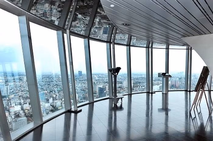 Saigon Skydeck là điểm tham quan thú vị của Thành phố với đài quan sát trên cao có tầm nhin 360 độ