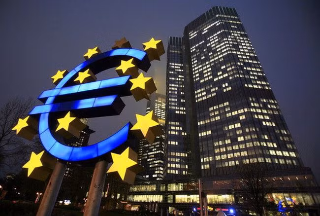 ECB sẽ sớm đưa lãi suất tiền gửi khỏi vùng âm