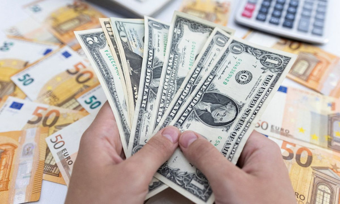 Tỷ giá USD hôm nay ngày 9/2: USD tự do quay đầu giảm sâu, khoảng cách với ngân hàng thu hẹp