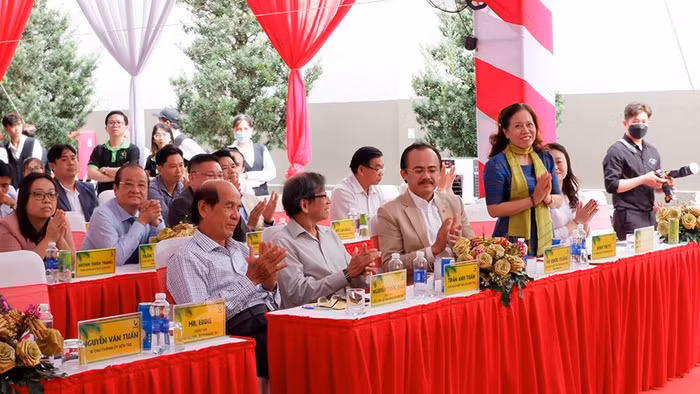 Khánh thành “Nhà máy chế biến dừa BEINCO”