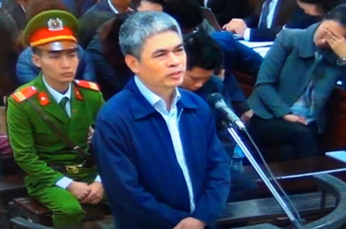 Cựu Chủ tịch PVN bất ngờ thừa nhận đã nhận tiền để "chi ngoài"