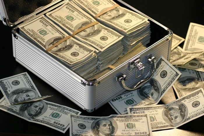 Tỷ giá USD ngày 2/8: Đồng bạc xanh chìm trong sắc đỏ