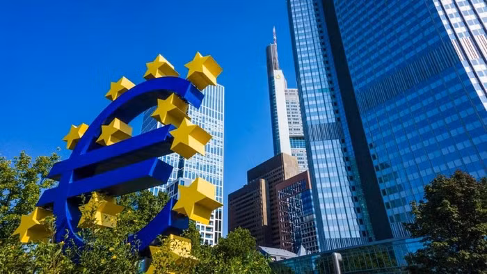 giảm tốc độ tăng lãi suất