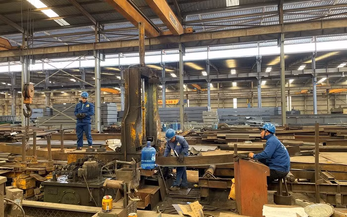 Giá thép ngày 19/7: Tiếp tục đi ngang, xuất khẩu đối diện áp lực mới