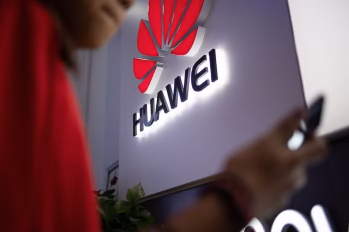 Giám đốc ngân sách Nhà Trắng tìm cách trì hoãn lệnh cấm đối với Huawei