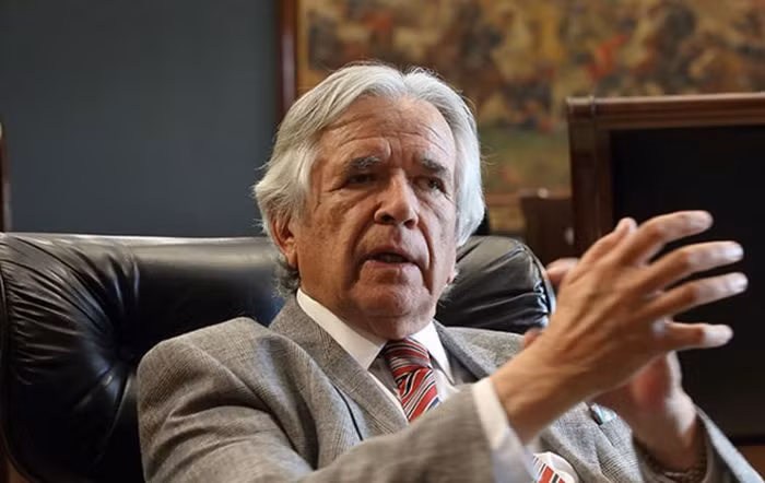 Tỷ phú Carlos Cardoen: Người hùng Chilê hay tội phạm buôn bán vũ khí?