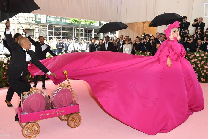 Toàn cảnh thảm đỏ MET GALA 2019: Notes on "Camp" ấn tượng và khác lạ