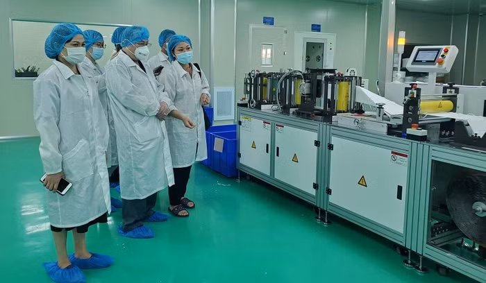 TS. Nguyễn Hồng Sơn đánh giá cao quy trình sản xuất cũng như sản phẩm của Công Ty VGH