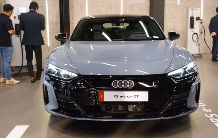 Mẫu xe điện Audi RS e-tron GT ra mắt thị trường Việt, giá từ 5,9 tỉ đồng