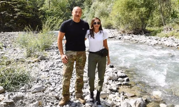 Tổng thống Azerbaijan, Ilham Aliyev và vợ, bà Mehriban Aliyeva.