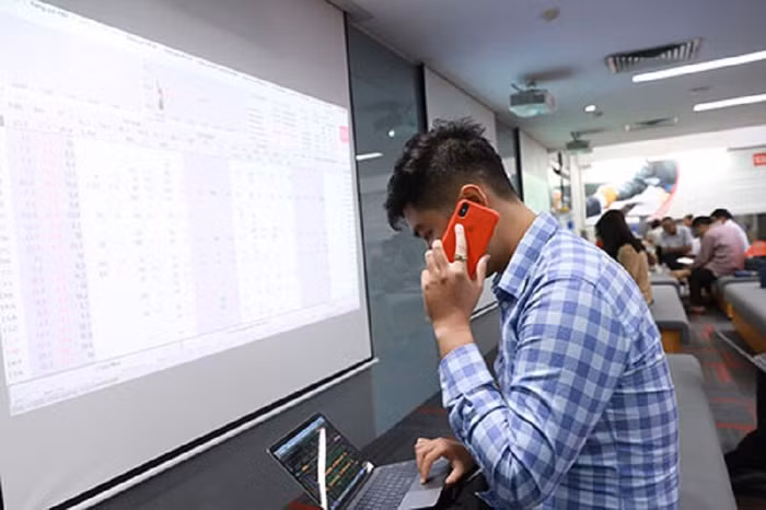 Giảm giá và miễn hoàn toàn 15 dịch vụ chứng khoán