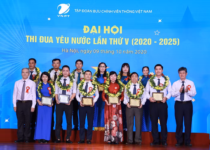 12 cá nhân điển hình tiên tiến trong phong trào thi đua yêu nước