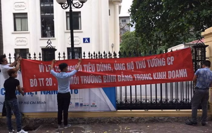 Doanh nghiệp chất vấn Bộ Công Thương về lợi ích nhóm khi "làm khó" nhập khẩu xe
