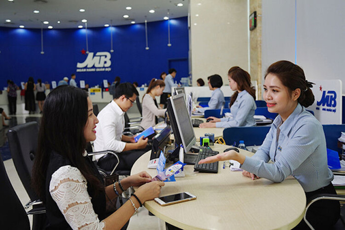 MBB, ACB: Tỷ lệ nợ xấu giảm mạnh, cho vay vượt huy động