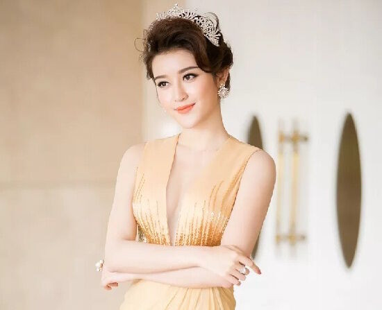 Những nàng Á hậu xinh đẹp, tài năng đắt show sự kiện nhất Việt Nam