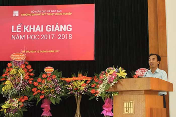 Cần làm rõ trách nhiệm của ông Trần Bá Tăng trong việc ký hàng chục hợp đồng cho người lao động trái quy định