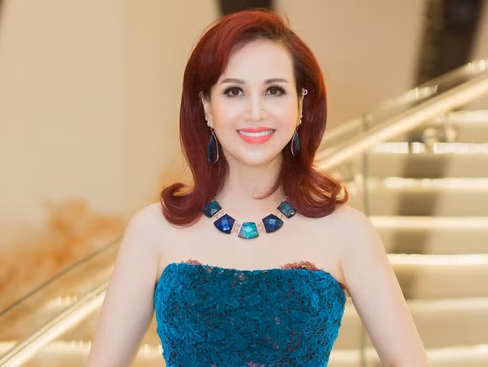 Hoa hậu Diệu Hoa kiêu sa, quyến rũ trong váy Hoàng Hải