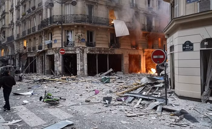 Một vụ nổ lớn làm rung chuyển trung tâm thủ đô Paris, Pháp