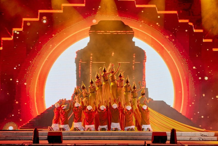Toàn cảnh Đại nhạc hội Take me to the Sun thu hút 20 ngàn khán giả tại Đà Nẵng ảnh 2 Toàn cảnh Đại nhạc hội Take me to the Sun thu hút 20 ngàn khán giả tại Đà Nẵng ảnh 2
