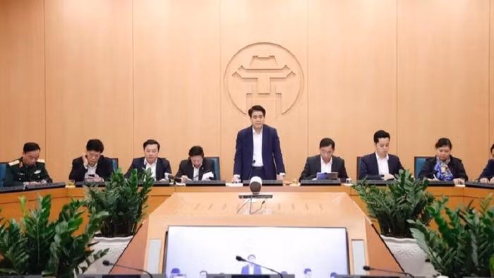 Hà Nội cảnh báo có lây nhiễm chéo Covid-19, người dân nên ở nhà