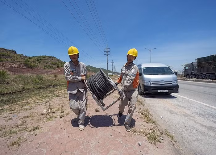 Vật tư, thiết bị luôn luôn sẵn sàng để khắc phục nhanh chóng những sự cố do nắng nóng