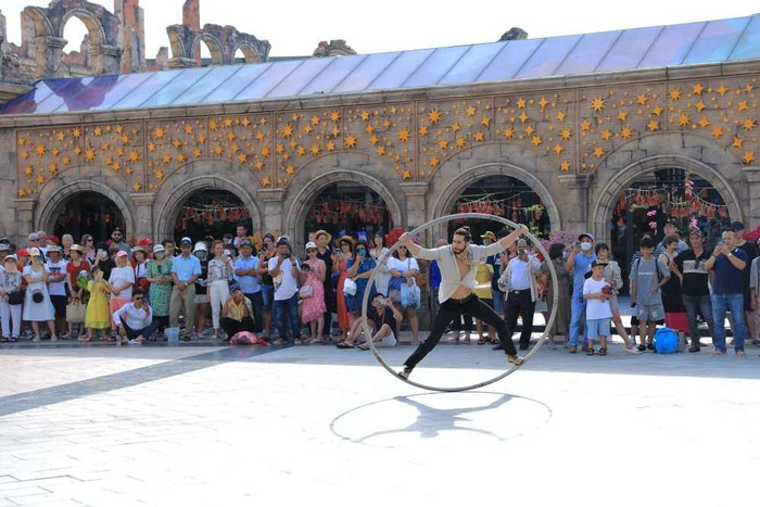 Dịp Tết này, nhiều du khách đặc biệt là giới trẻ chọn đến Phú Quốc để tận hưởng nắng ấm, nghỉ dưỡng và trải nghiệm thế giới vui chơi giải trí bất tận