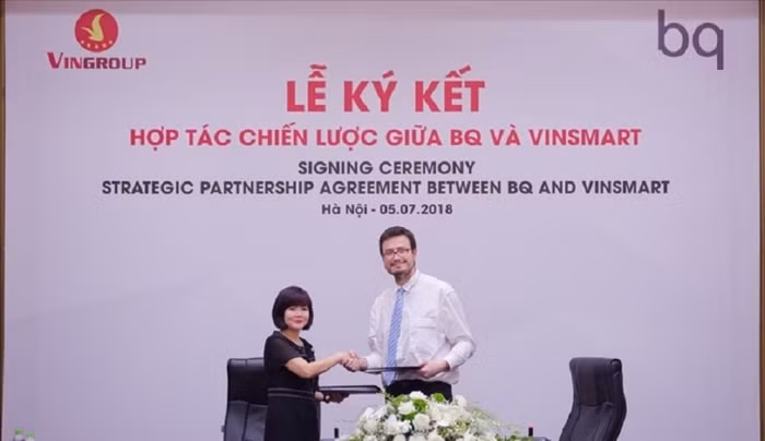 Vinsmart bước chân vào ngành sản xuất điện thoại thông minh với hợp đồng đầu tiên