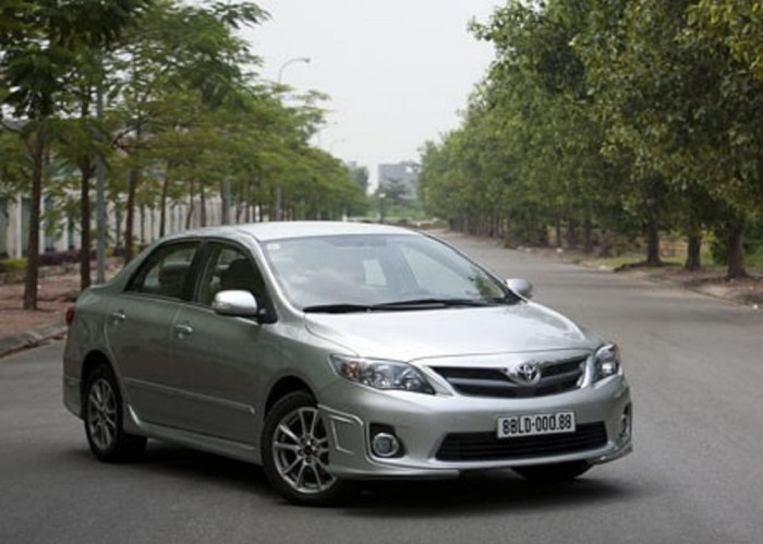 Lỗi túi khi, Toyota Việt Nam triệu hồi 8030 xe Corolla Altis