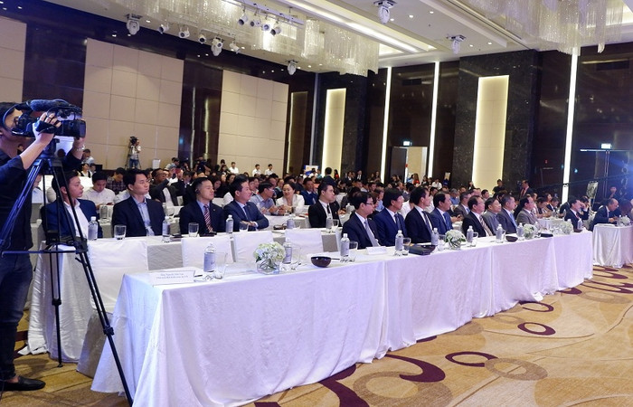 Hàng trăm khách mời trong nước và quốc tế tham dự diễn đàn