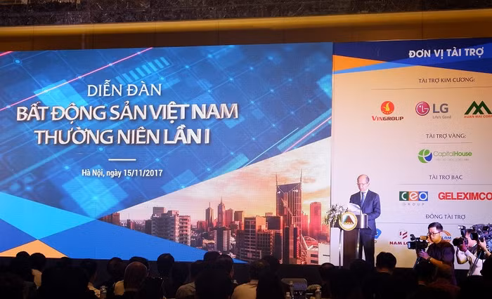 Ông Nguyễn Trần Nam, Trưởng ban tổ chức,Chủ tịch Hiệp hội Bất động sản Việt Nam phát biểu tại Diễn đàn