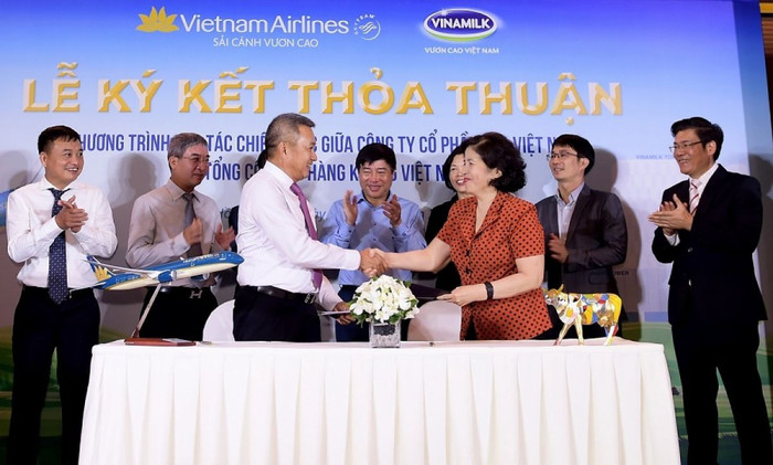 Vinamilk sẽ cung cấp sữa trên chuyến bay của Vietnam Airlines