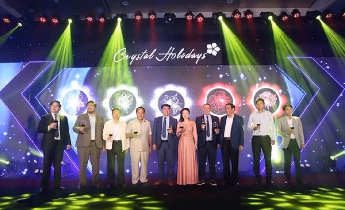 Tập đoàn Crystal Bay ra mắt thẻ Crystal Holidays tại Hà Nội