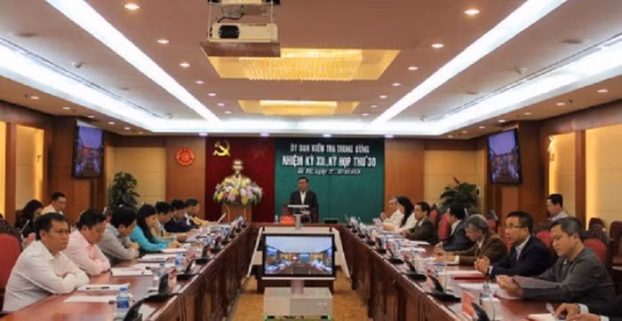 Yêu cầu kỷ luật Ban thường vụ đảng ủy Tổng cục Cảnh sát và 5 vị tướng công an