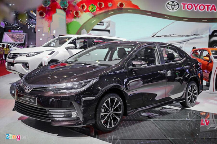 Xe Toyota giảm giá, khách vẫn chịu thiệt phí trước bạ