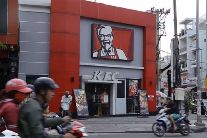 Vì sao thức ăn nhanh lỗ bất thường?