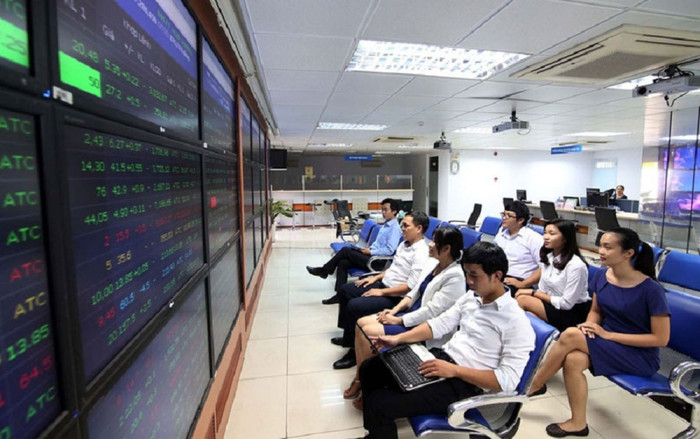 8 tháng, hoạt động IPO sôi động, cổ phần hóa vẫn ì ạch