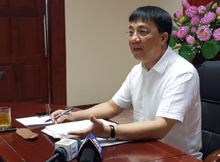 Đi ôtô thì phải chấp nhận phí gửi xe cao?