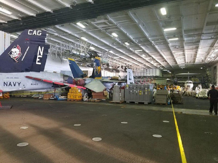 Dàn máy bay "khủng" trên tàu sân bay Mỹ USS Carl Vinson ở Đà Nẵng ảnh 7 Dàn máy bay "khủng" trên tàu sân bay Mỹ USS Carl Vinson ở Đà Nẵng ảnh 7