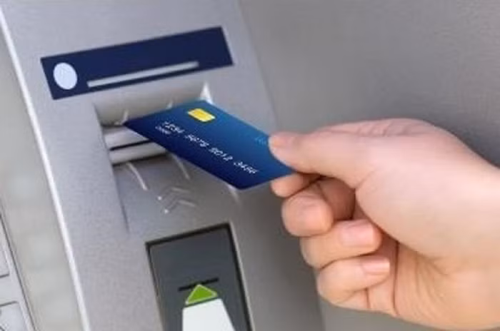 Bộ Công thương yêu cầu 4 ngân hàng báo cáo việc tăng phí ATM